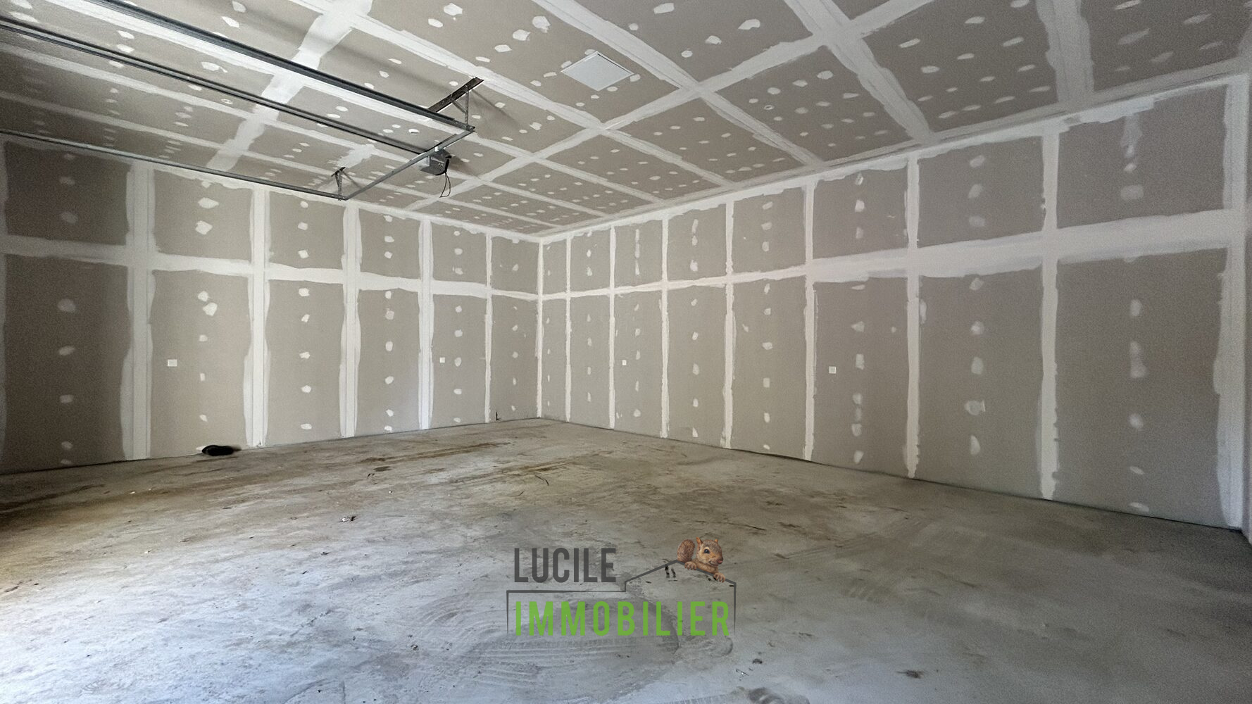 Local commercial à louer à Breuil le vert, 80 m² – photo 1 sur 3