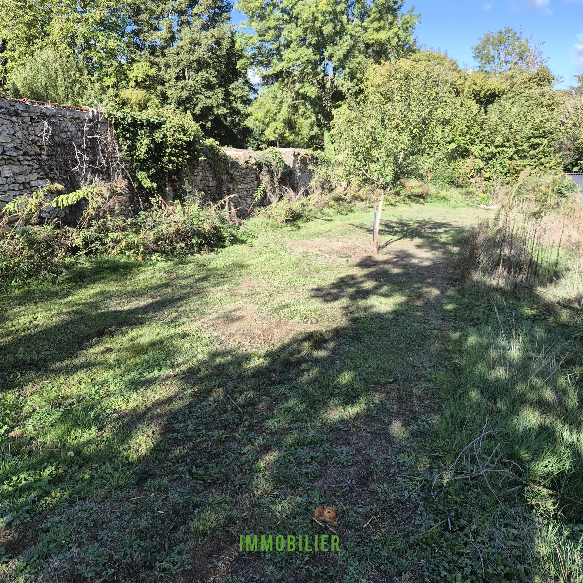 Terrain à vendre à Clermont, 390 m² – photo 1 sur 3