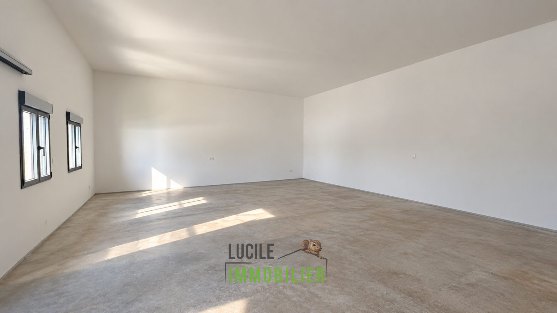 Local commercial à louer à Breuil le vert, 80 m², 1 pièce – photo 1 sur 2