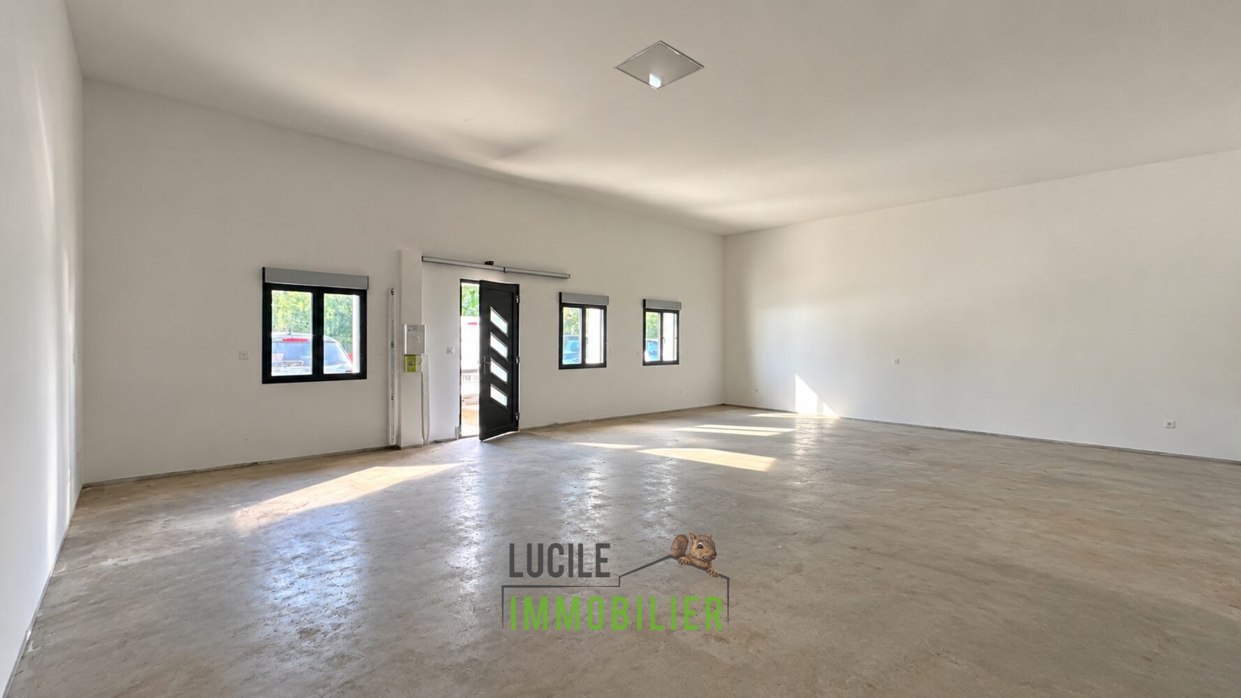 Local commercial à louer à Breuil le vert, 80 m², 1 pièce – photo 2 sur 2